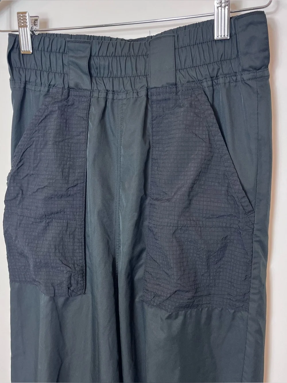Nike Women's Sportswear Swoosh Woven Track Pants Black Jogger  White XS